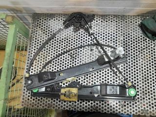 bontott FORD FOCUS III Bal első Ablakemelő Szerkezet (Elektromos)