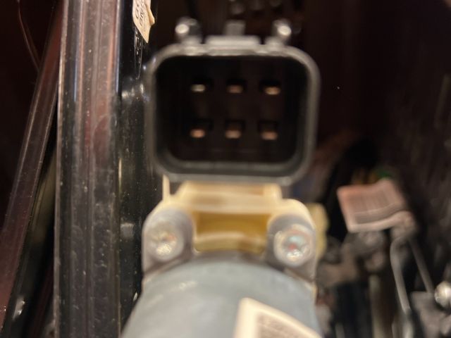 bontott FORD FOCUS III Bal első Ablakemelő Szerkezet (Elektromos)