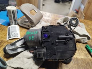 bontott FORD FOCUS III Bal első Ablaktörlő Motor