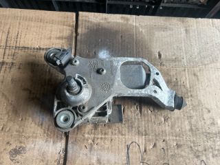 bontott FORD FOCUS III Bal első Ablaktörlő Motor