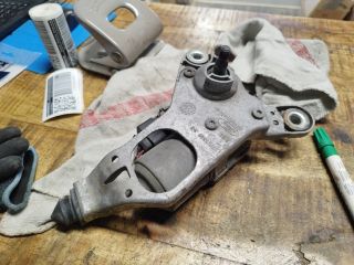 bontott FORD FOCUS III Bal első Ablaktörlő Motor