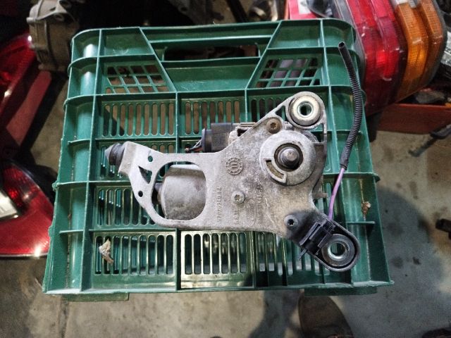 bontott FORD FOCUS III Bal első Ablaktörlő Motor