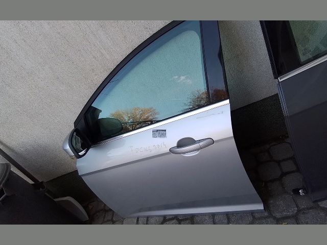 bontott FORD FOCUS III Bal első Ajtó (Részeivel)