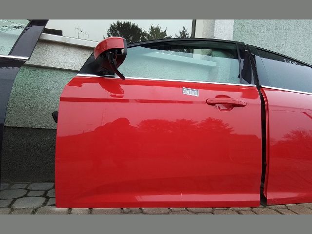 bontott FORD FOCUS III Bal első Ajtó (Részeivel)