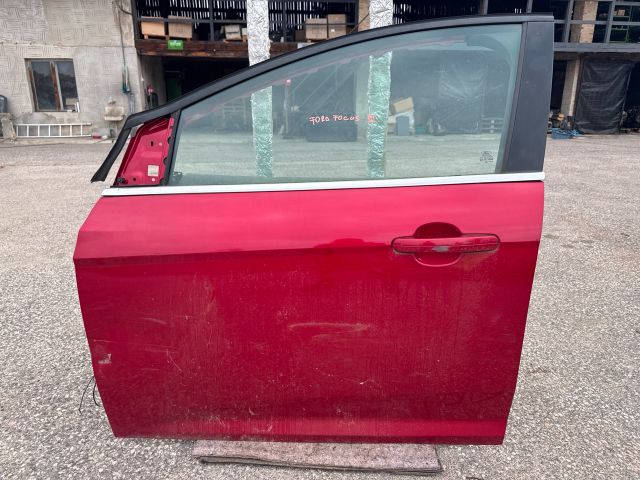 bontott FORD FOCUS III Bal első Ajtó (Részeivel)