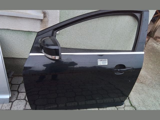 bontott FORD FOCUS III Bal első Ajtó (Részeivel)