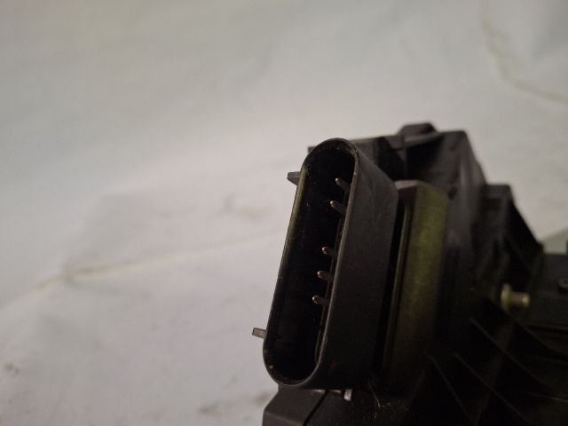 bontott FORD FOCUS III Bal első Ajtózár