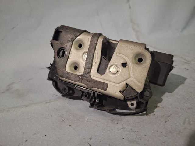 bontott FORD FOCUS III Bal első Ajtózár