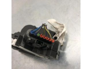 bontott FORD FOCUS III Bal első Ajtózár