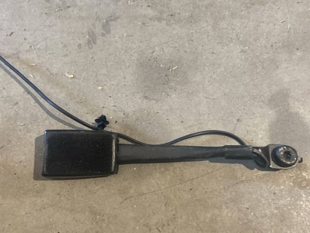 bontott FORD FOCUS III Bal első Biztonsági Öv Csat