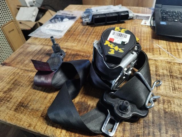 bontott FORD FOCUS III Bal első Biztonsági Öv