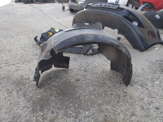 bontott FORD FOCUS III Bal első Dobbetét (Kerékjárati, Műanyag)