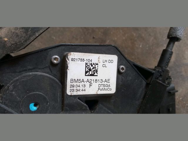 bontott FORD FOCUS III Bal első Központizár Motor