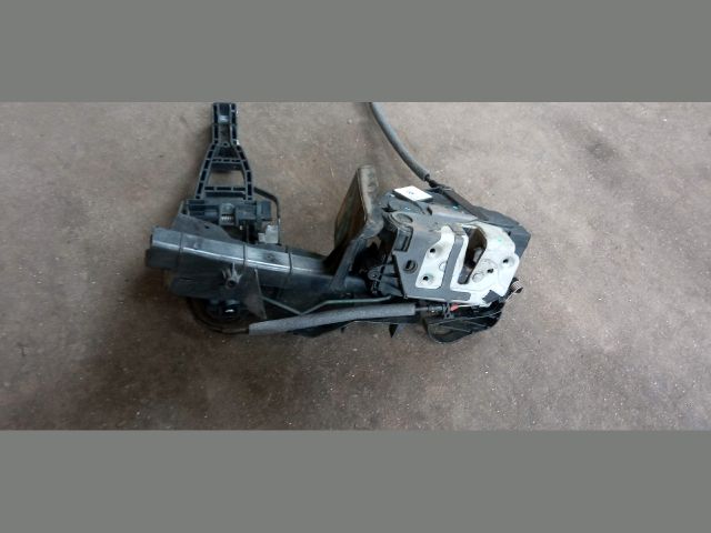 bontott FORD FOCUS III Bal első Központizár Motor