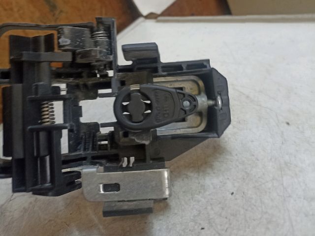 bontott FORD FOCUS III Bal első Külső Kilincsfészek