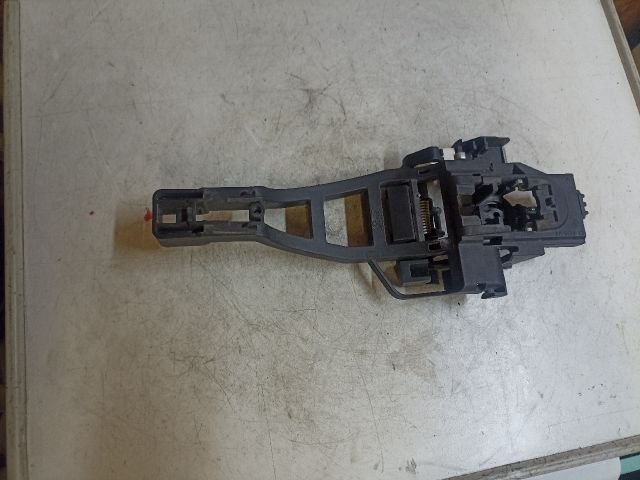 bontott FORD FOCUS III Bal első Külső Kilincsfészek