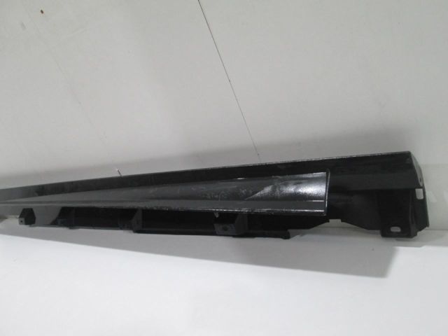 bontott FORD FOCUS III Bal első Küszöb Díszléc