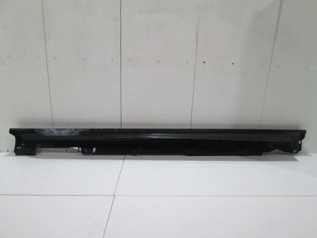 bontott FORD FOCUS III Bal első Küszöb Díszléc