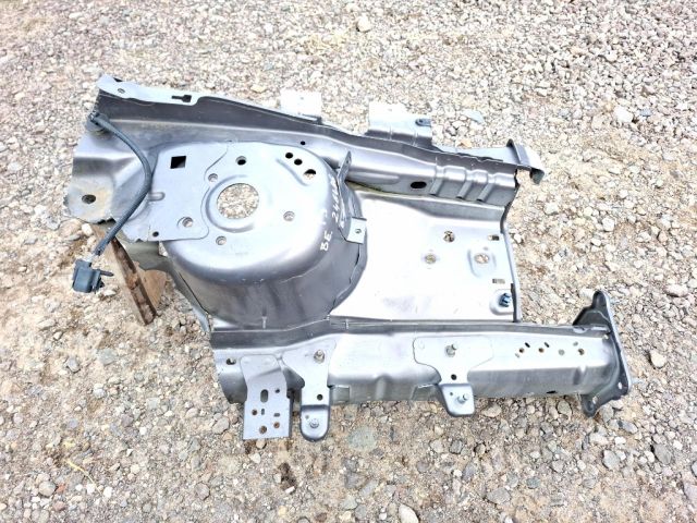 bontott FORD FOCUS III Bal első Negyed Karosszéria Csomag