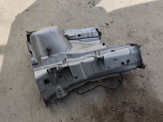 bontott FORD FOCUS III Bal első Negyed Karosszéria Csomag