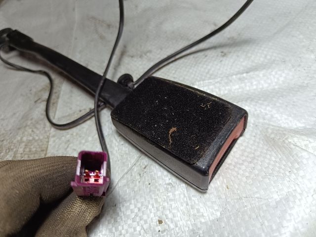 bontott FORD FOCUS III Bal első Övfeszítő