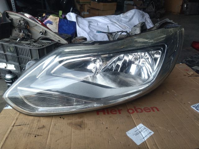 bontott FORD FOCUS III Bal Fényszóró