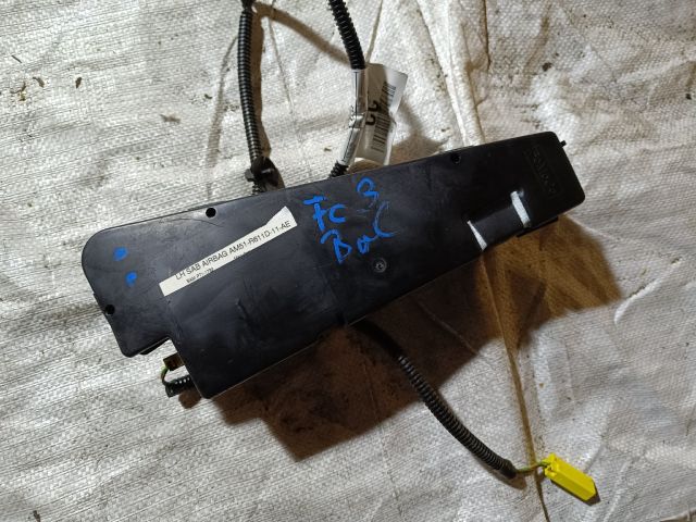 bontott FORD FOCUS III Bal Függönylégzsák és Oldallégzsák