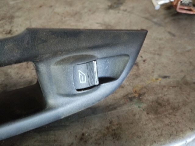 bontott FORD FOCUS III Bal hátsó Ablakemelő Kapcsoló