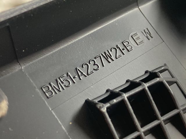 bontott FORD FOCUS III Bal hátsó Ablakemelő Kapcsoló