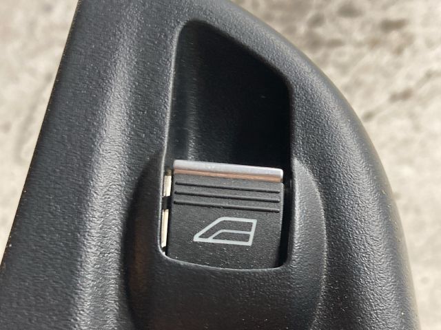 bontott FORD FOCUS III Bal hátsó Ablakemelő Kapcsoló