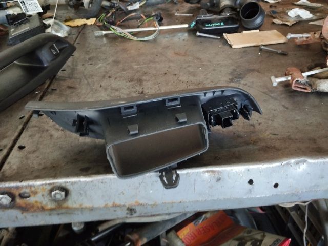 bontott FORD FOCUS III Bal hátsó Ablakemelő Kapcsoló