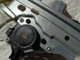 bontott FORD FOCUS III Bal hátsó Ablakemelő Szerkezet (Elektromos)