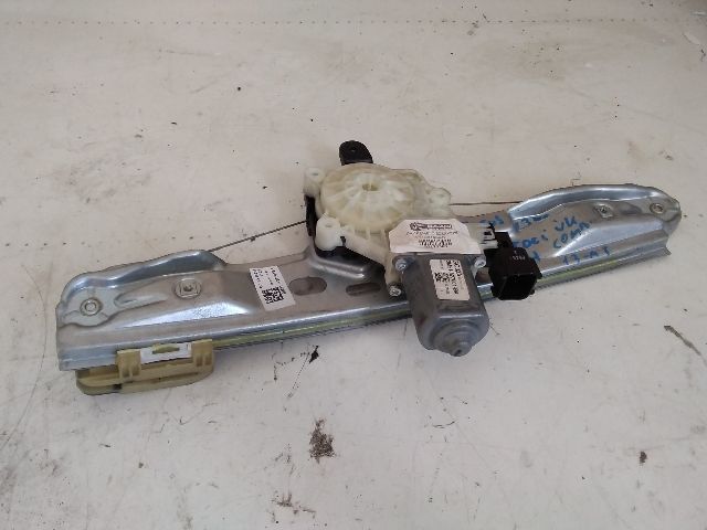 bontott FORD FOCUS III Bal hátsó Ablakemelő Szerkezet (Elektromos)