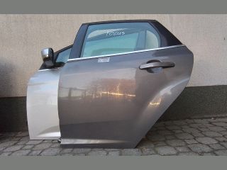 bontott FORD FOCUS III Bal hátsó Ajtó (Részeivel)