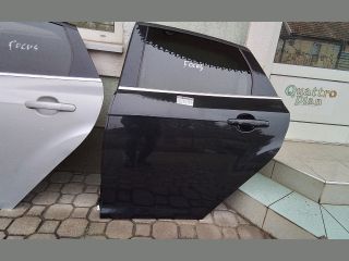 bontott FORD FOCUS III Bal hátsó Ajtó (Részeivel)
