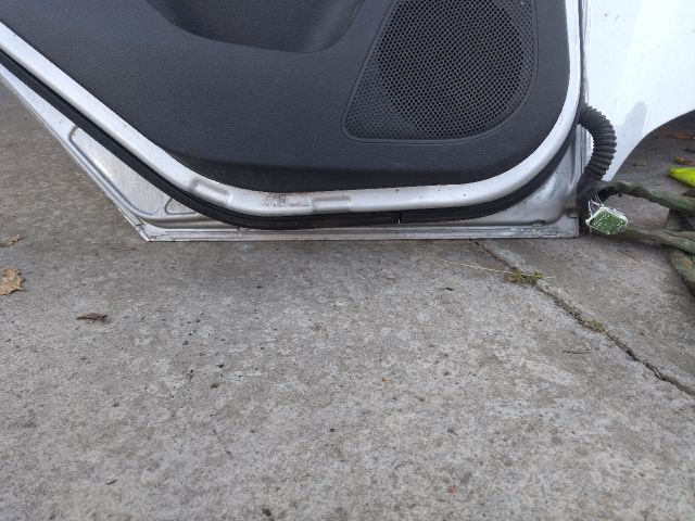 bontott FORD FOCUS III Bal hátsó Ajtó (Üres lemez)