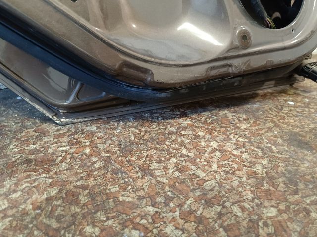 bontott FORD FOCUS III Bal hátsó Ajtó (Üres lemez)