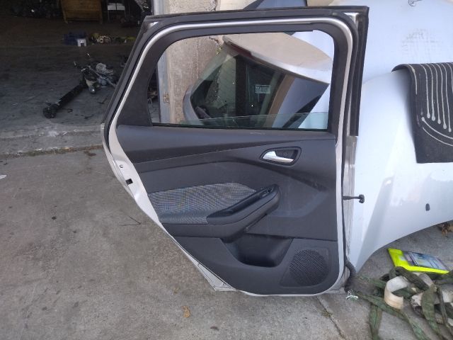 bontott FORD FOCUS III Bal hátsó Ajtó (Üres lemez)