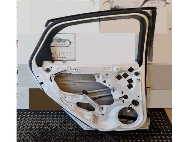 bontott FORD FOCUS III Bal hátsó Ajtó (Üres lemez)