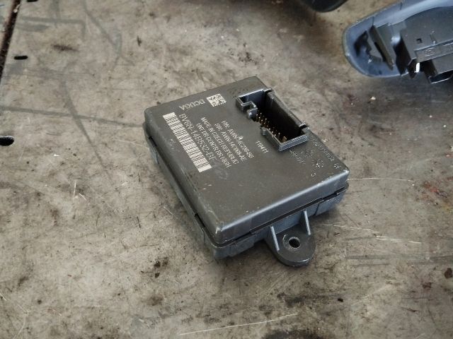 bontott FORD FOCUS III Bal hátsó Ajtó Vezérlőegység