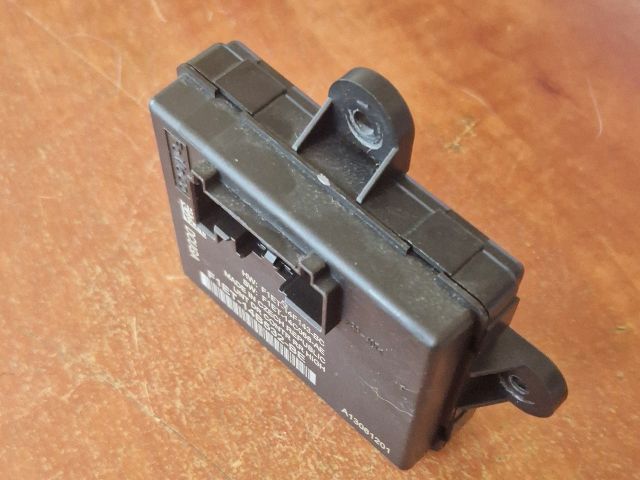 bontott FORD FOCUS III Bal hátsó Ajtó Vezérlőegység