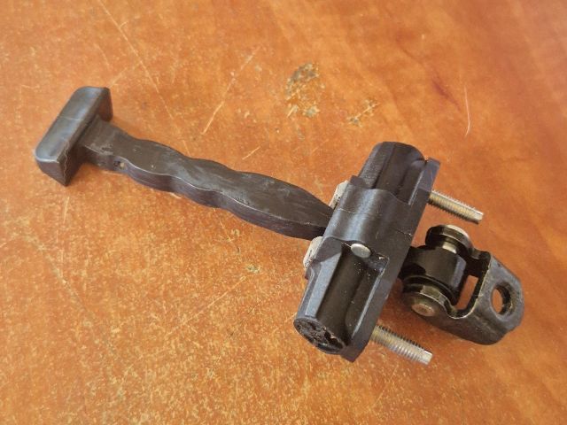 bontott FORD FOCUS III Bal hátsó Ajtóhatároló