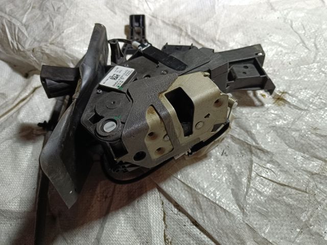 bontott FORD FOCUS III Bal hátsó Ajtózár