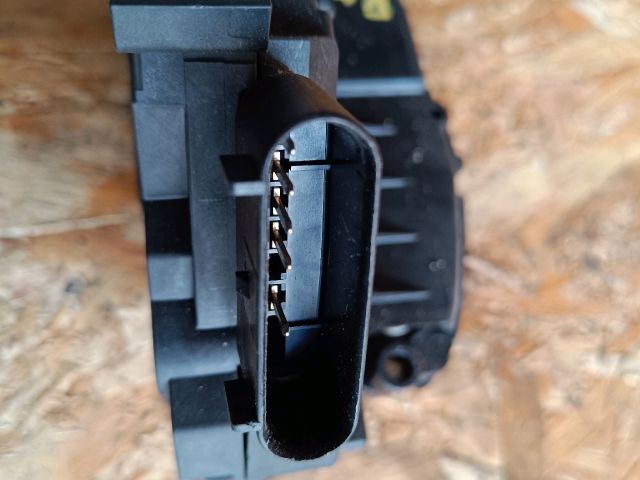 bontott FORD FOCUS III Bal hátsó Ajtózár