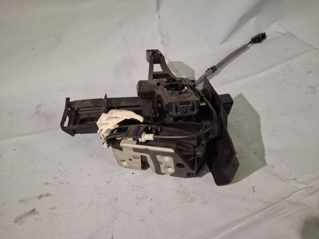 bontott FORD FOCUS III Bal hátsó Ajtózár