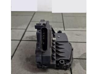 bontott FORD FOCUS III Bal hátsó Ajtózár