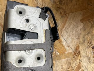 bontott FORD FOCUS III Bal hátsó Ajtózár