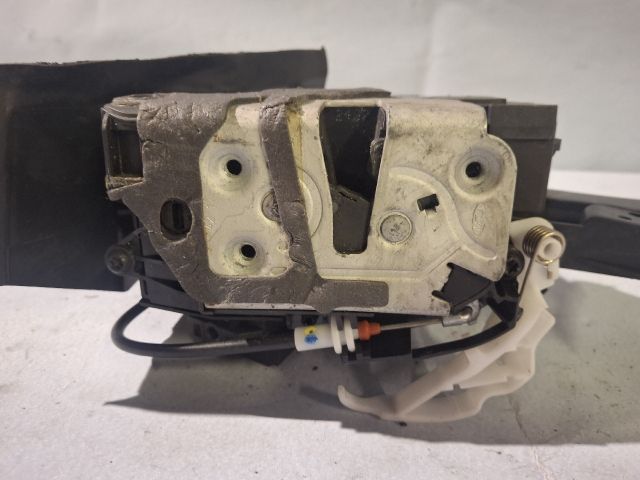 bontott FORD FOCUS III Bal hátsó Ajtózár