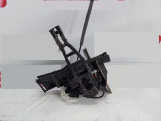 bontott FORD FOCUS III Bal hátsó Ajtózár