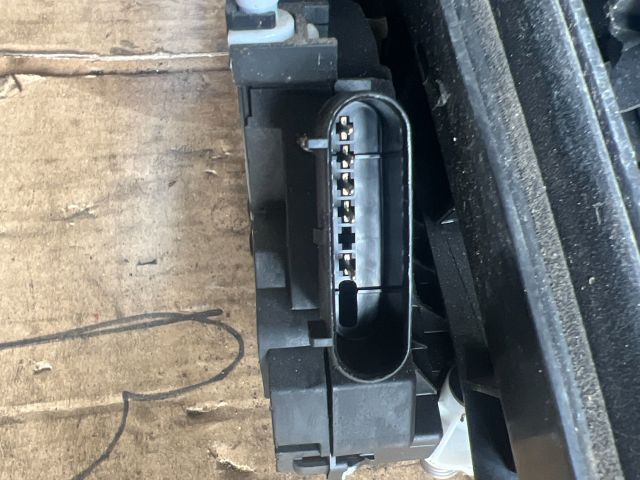 bontott FORD FOCUS III Bal hátsó Ajtózár